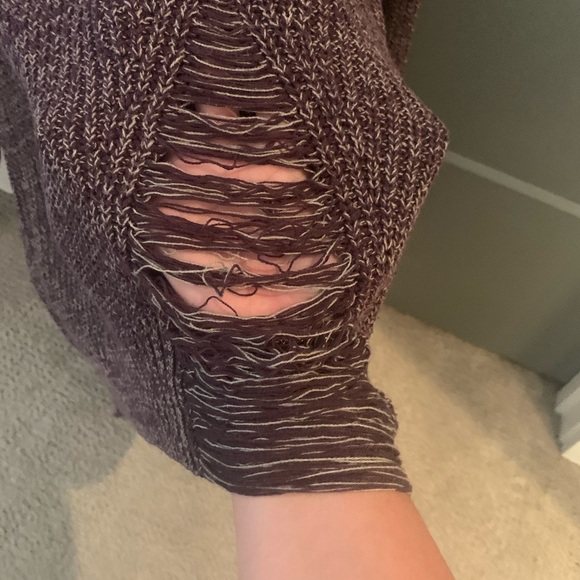 BCBG Generation distressed sweater - Picture 4 of 5